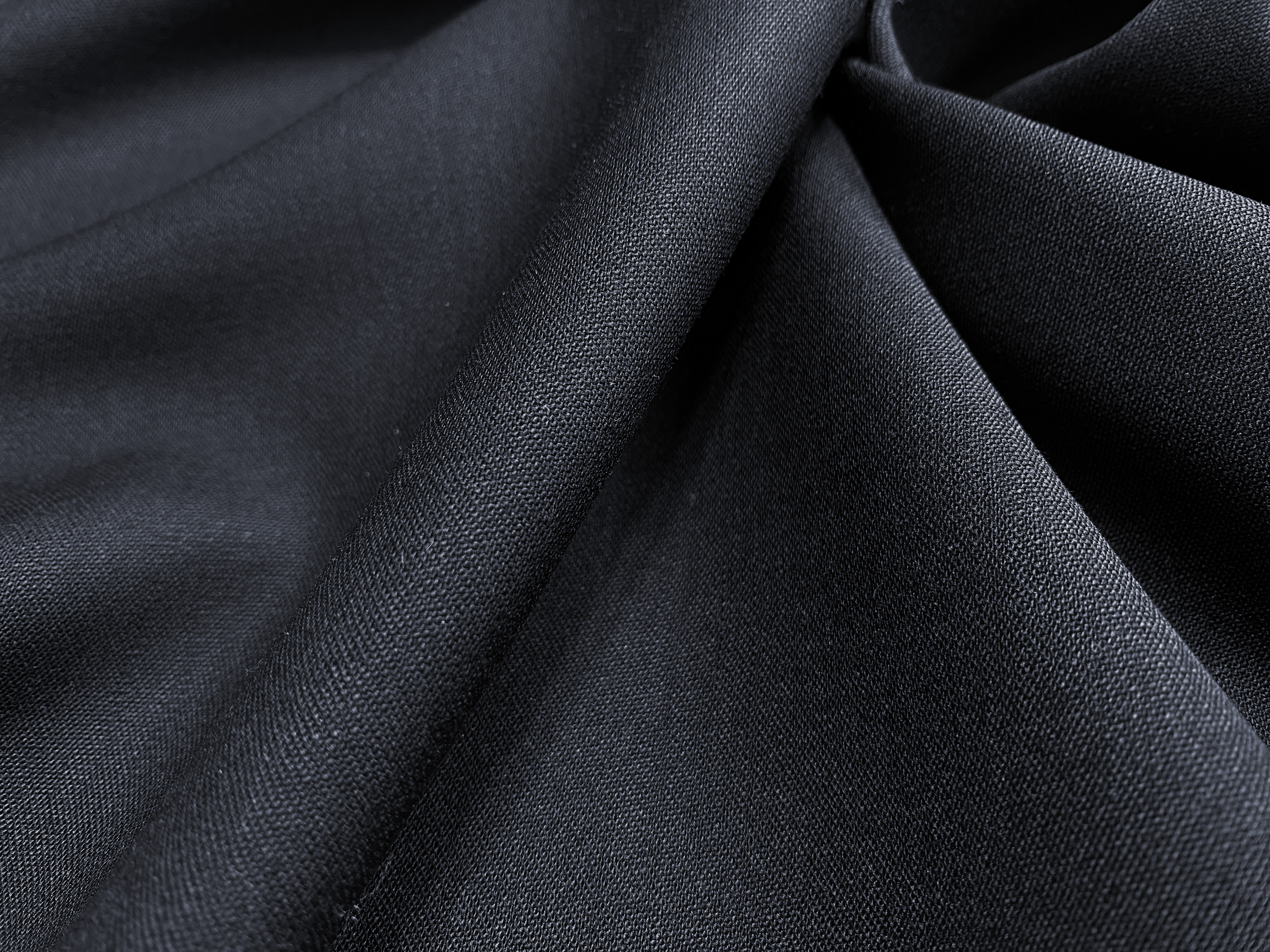 Schurwollsatin schwarz