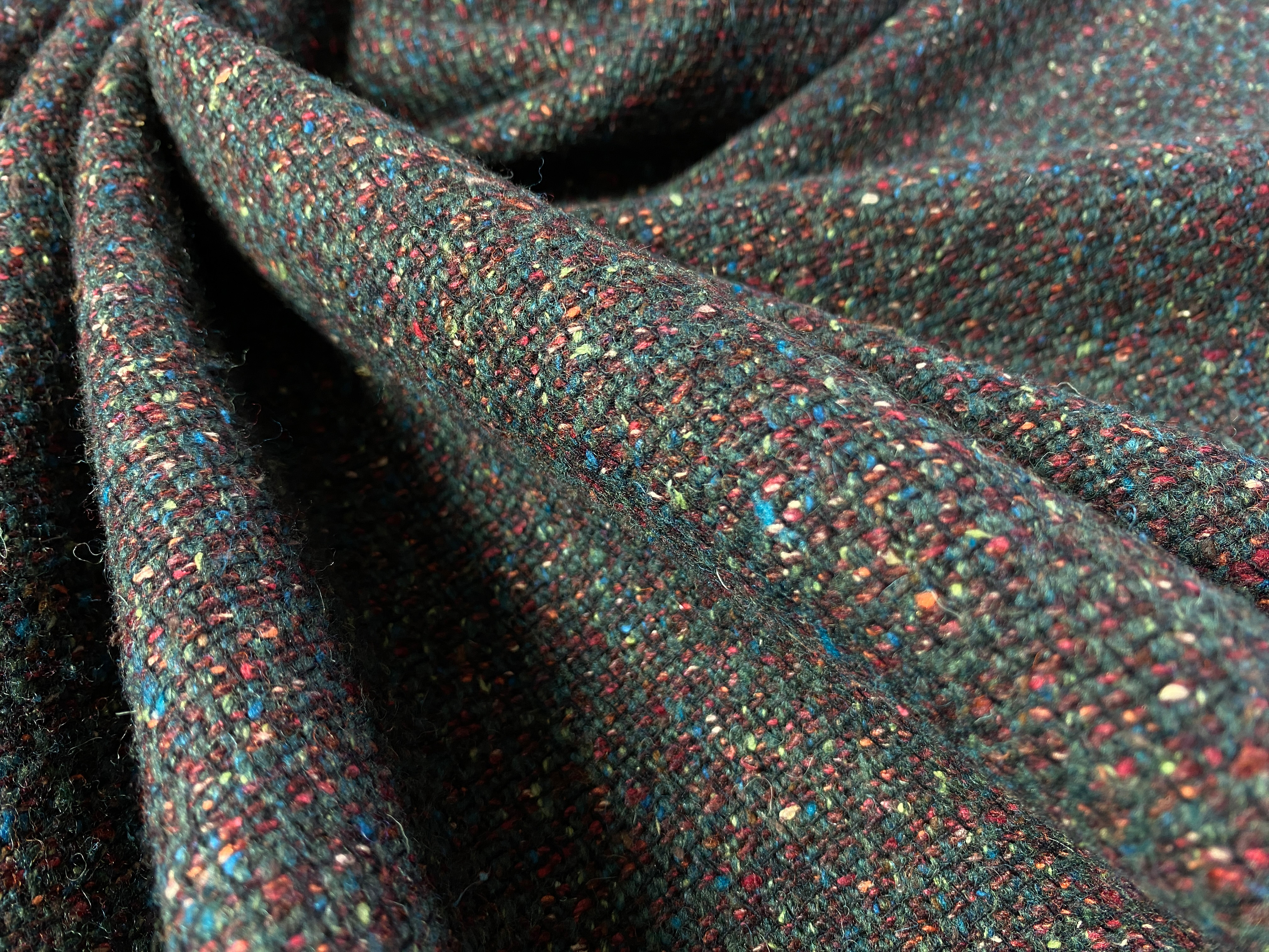 Schurwolltweed mit Minikaros