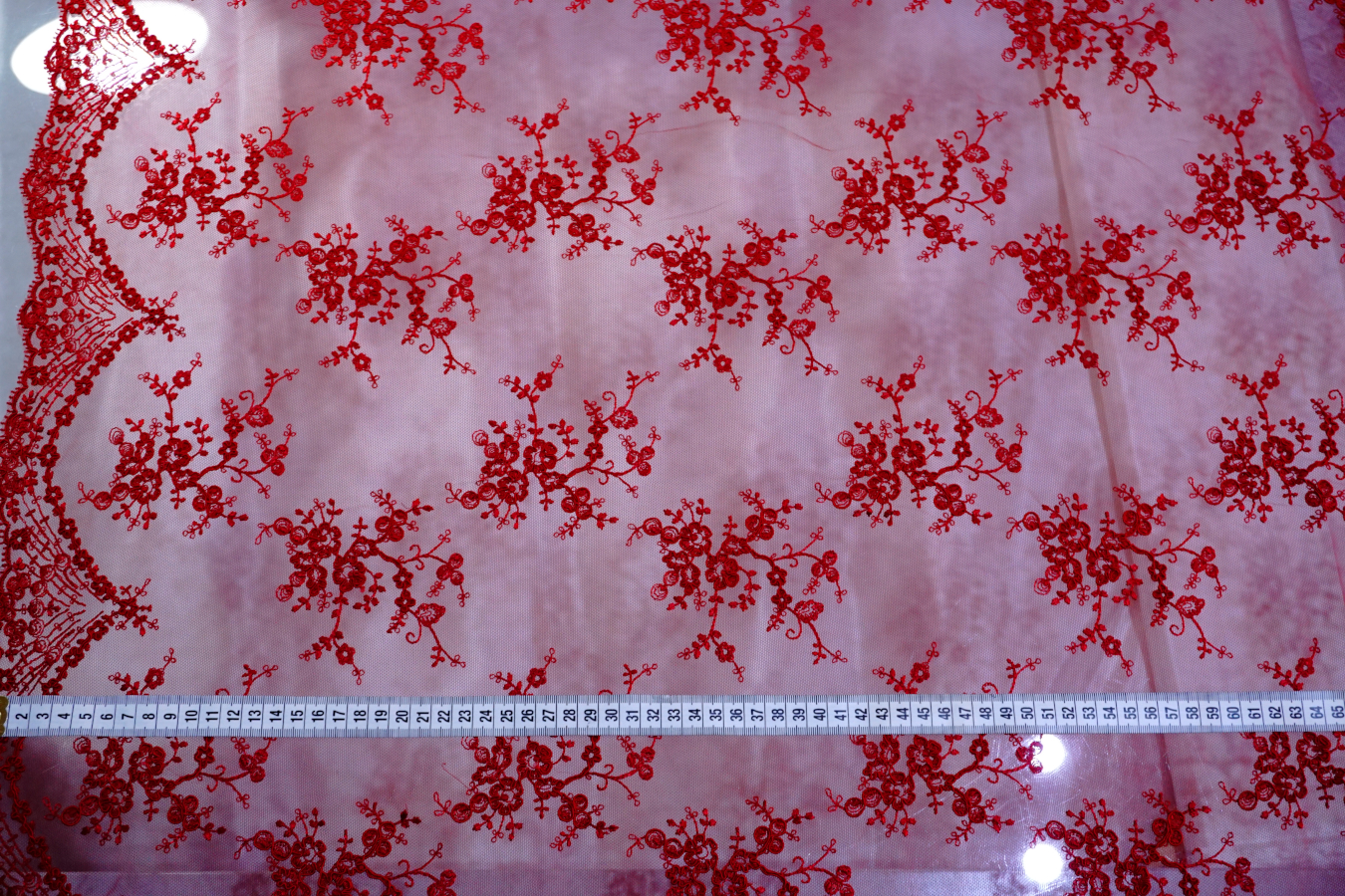 Filigrane Gimpenspitze - rot