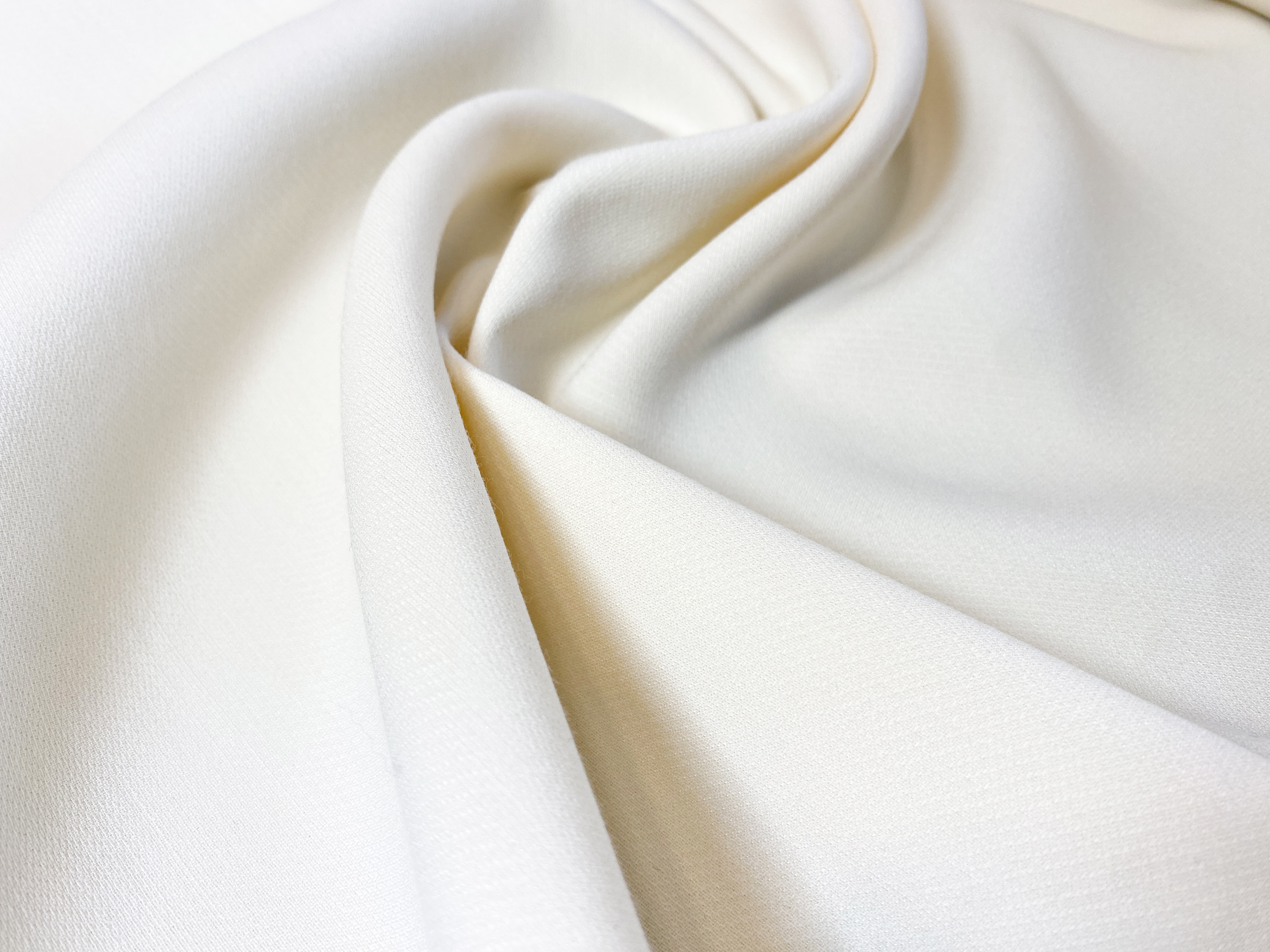 Schurwolle-Seidemischung wollweiß