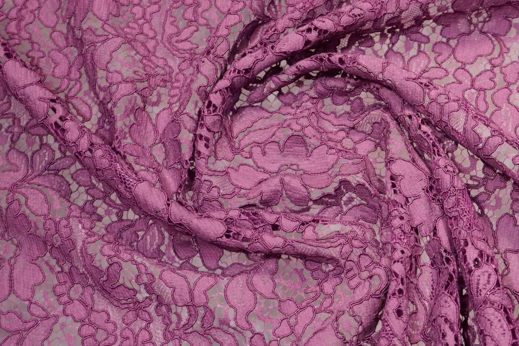 Spachtelspitze - florales Muster, lila