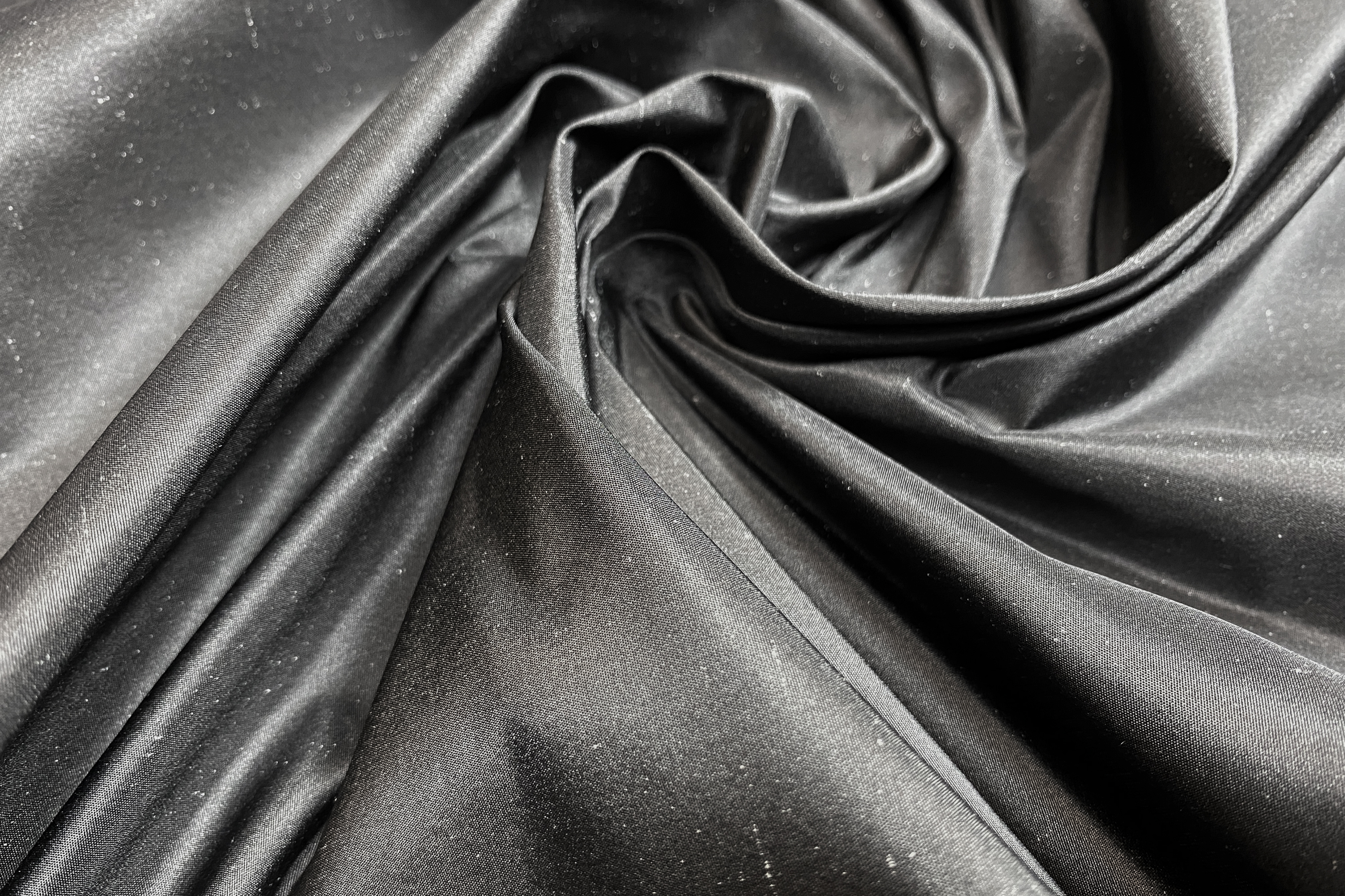 Taft mit dezentem Webmuster schwarz-weiß