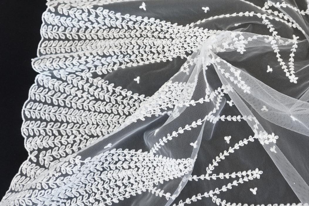 Französische Spitze - Blätterranken