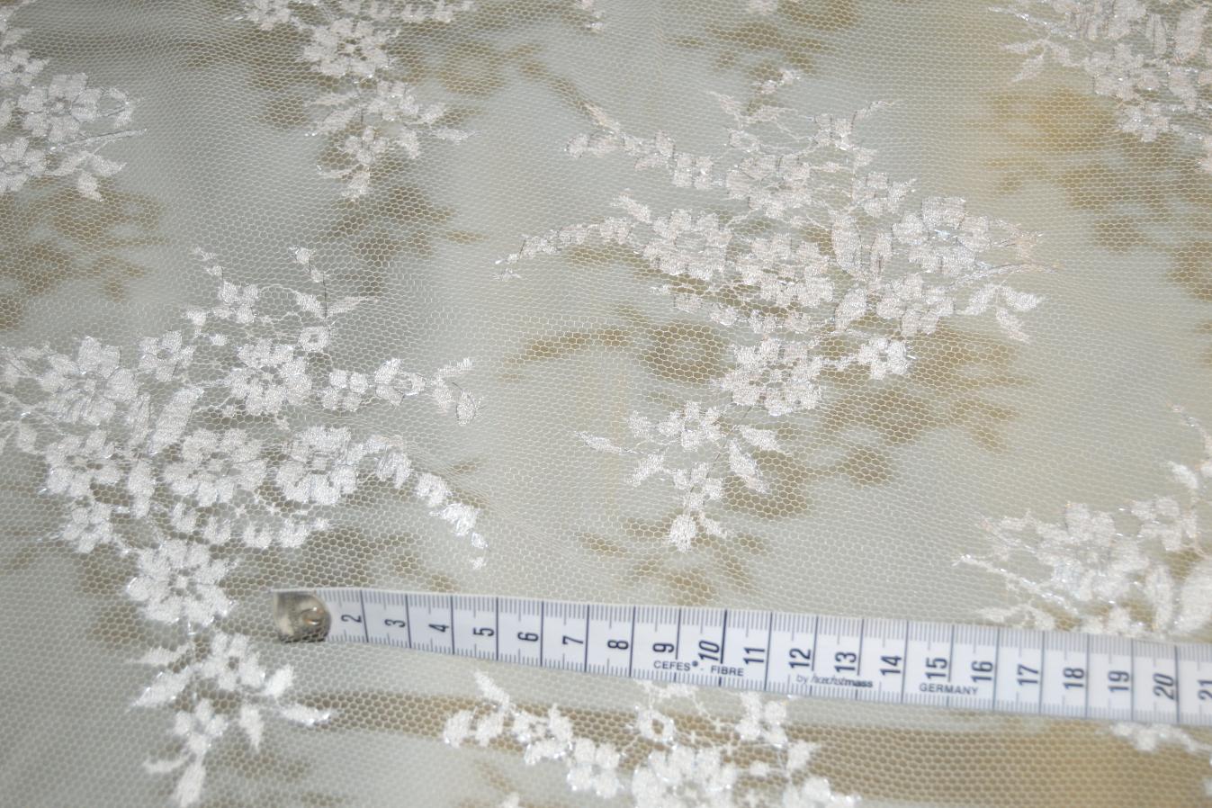 Spitze - weiß mit silber