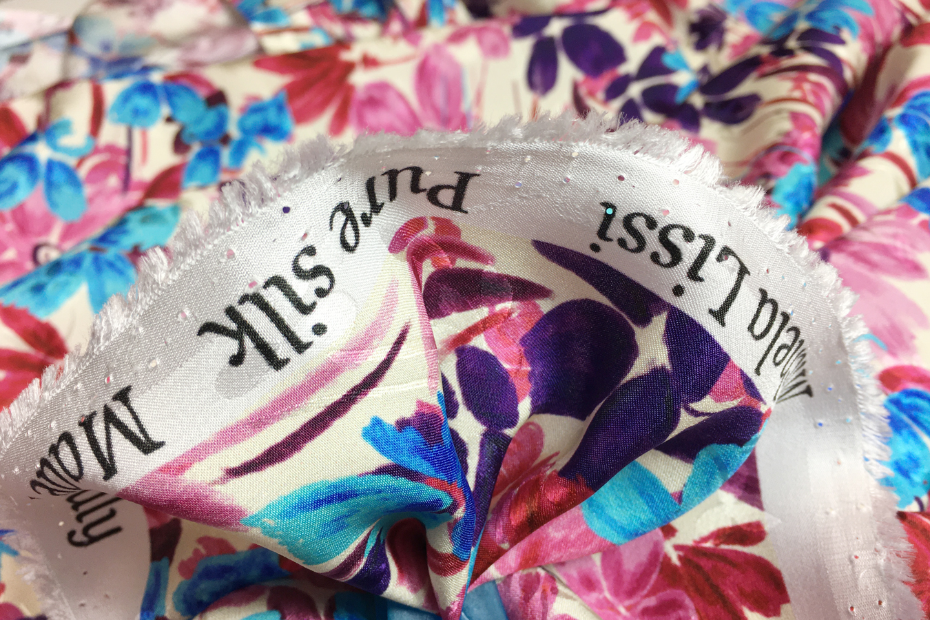 Seidenjacquard - bunte Blüten