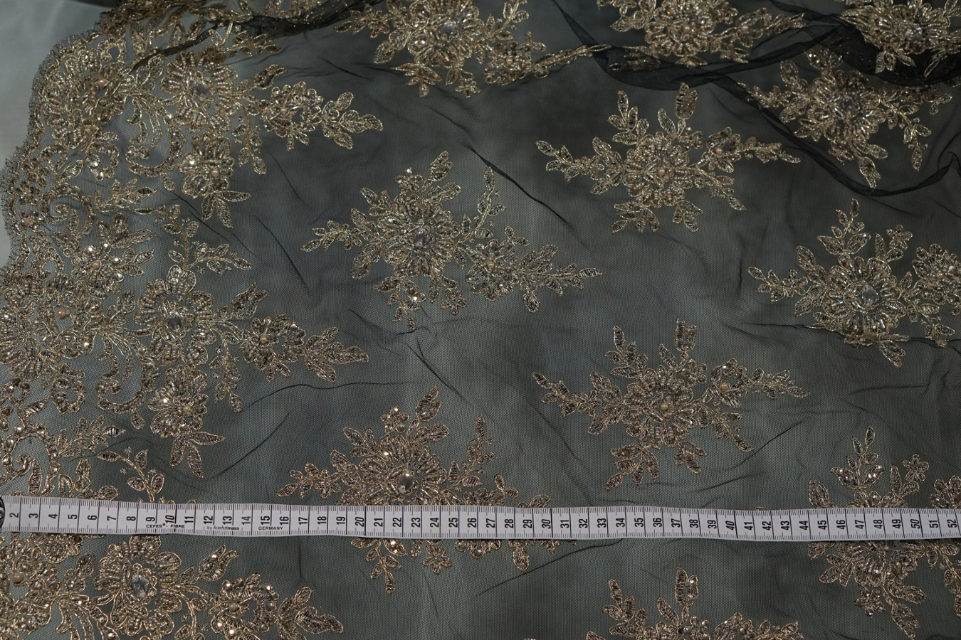 Bestickte Spitze - schwarz mit gold