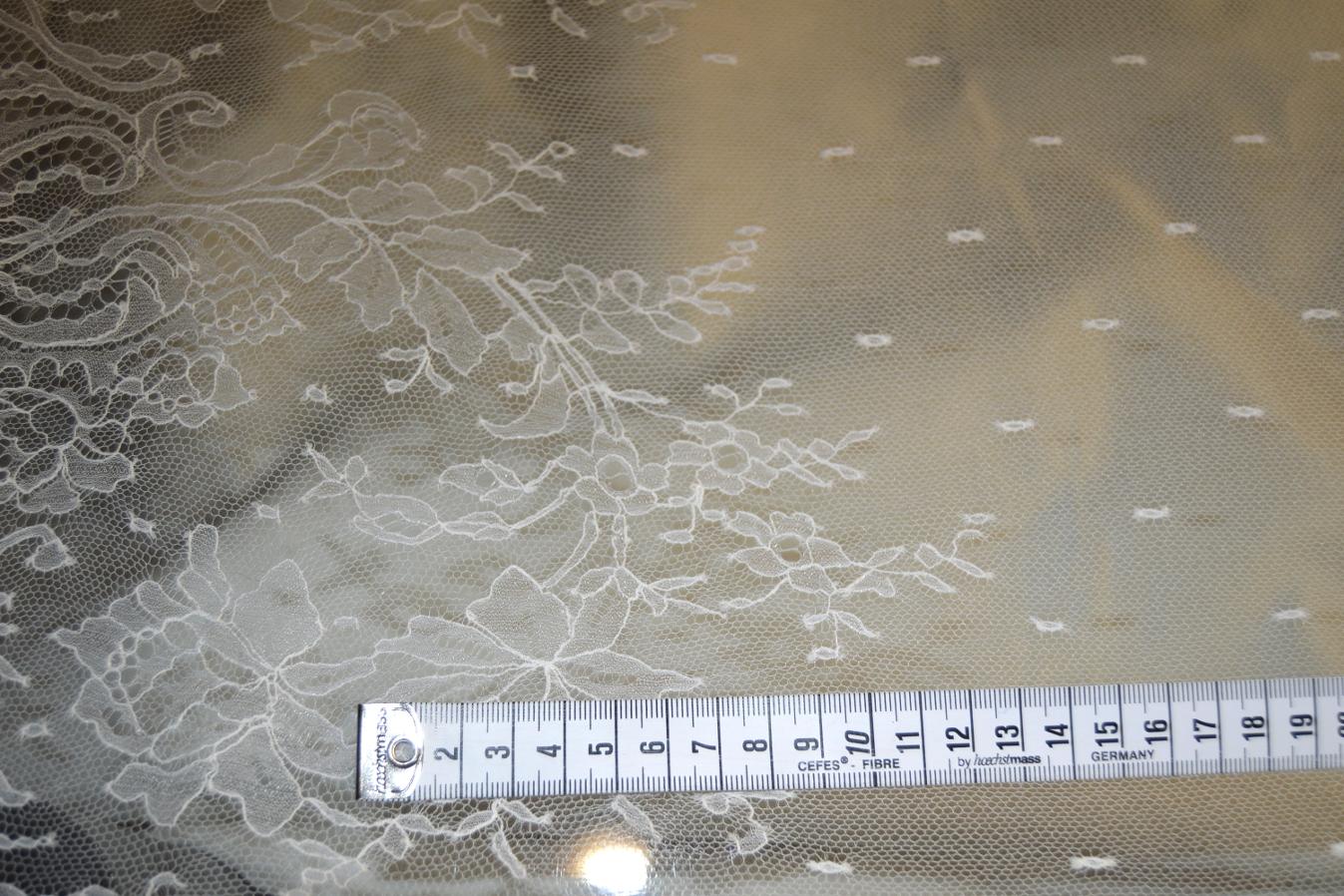 Spitze - ecru