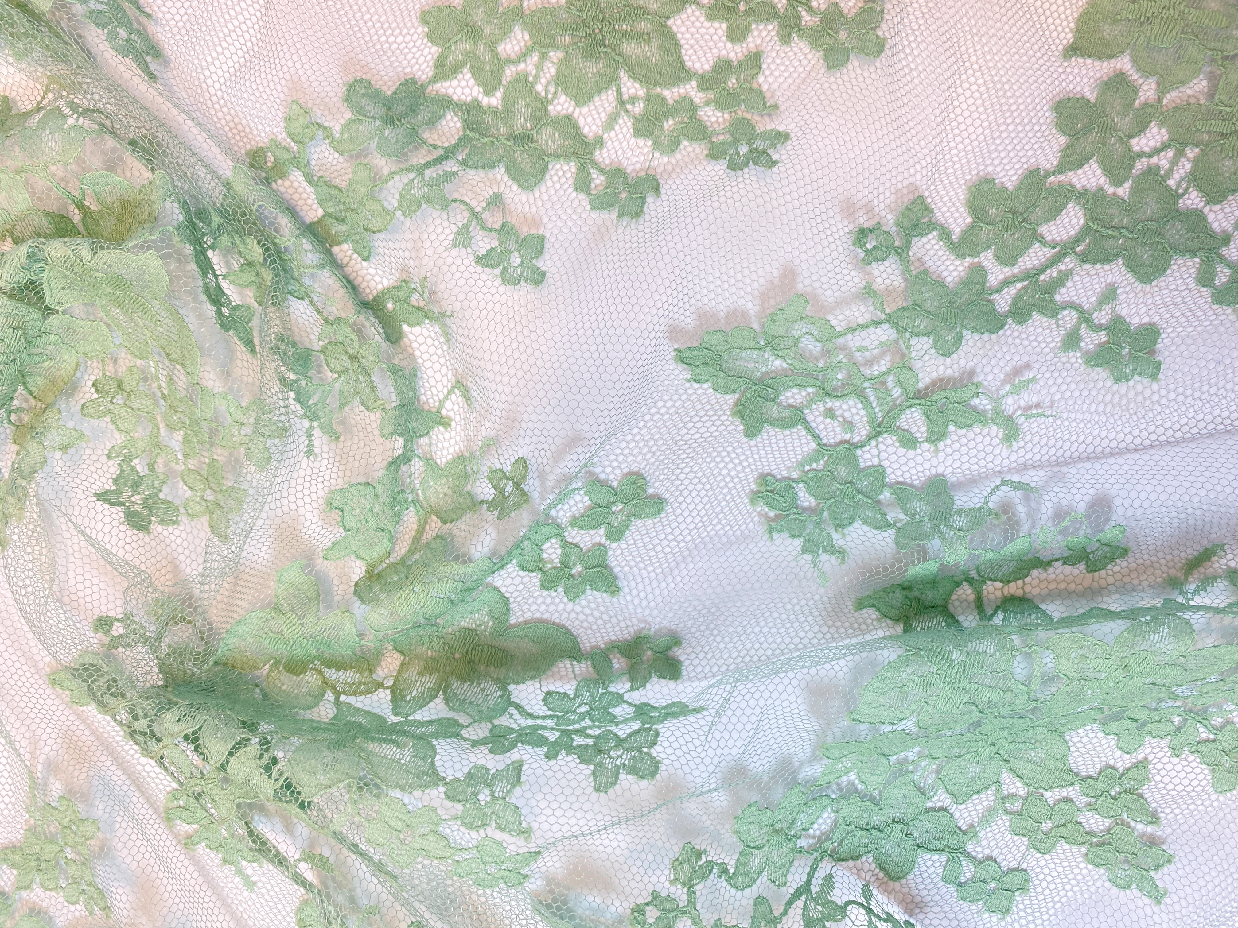 Tüllspitze jadegrün