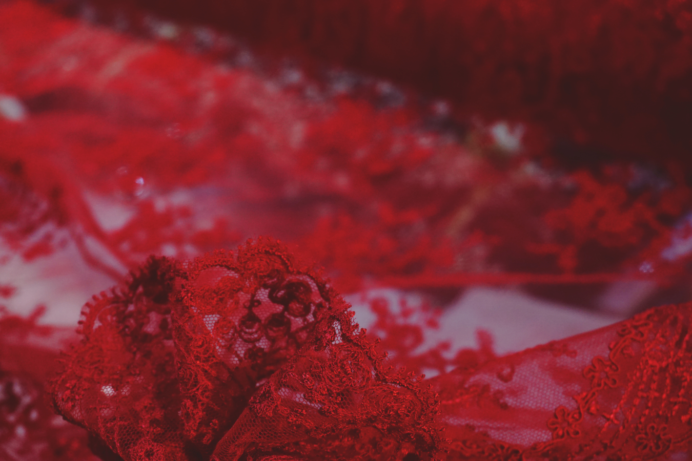 Filigrane Gimpenspitze - rot