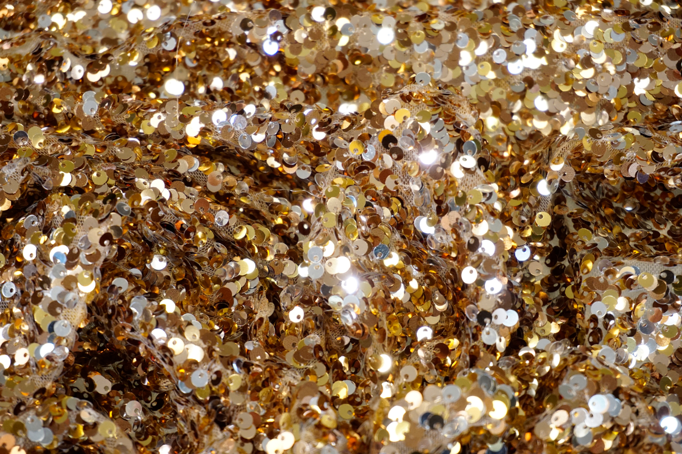 Pailletten auf Tüll - gold
