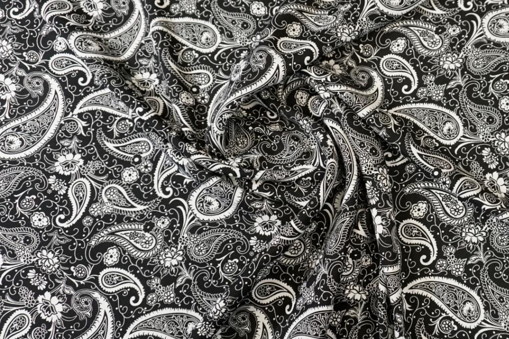 Viskose - Paisley auf schwarz