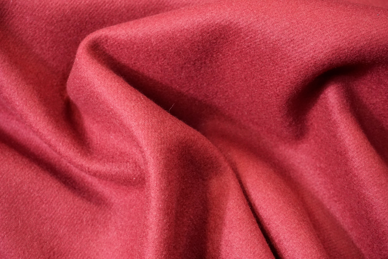 Schwerer Kaschmir - karminrot