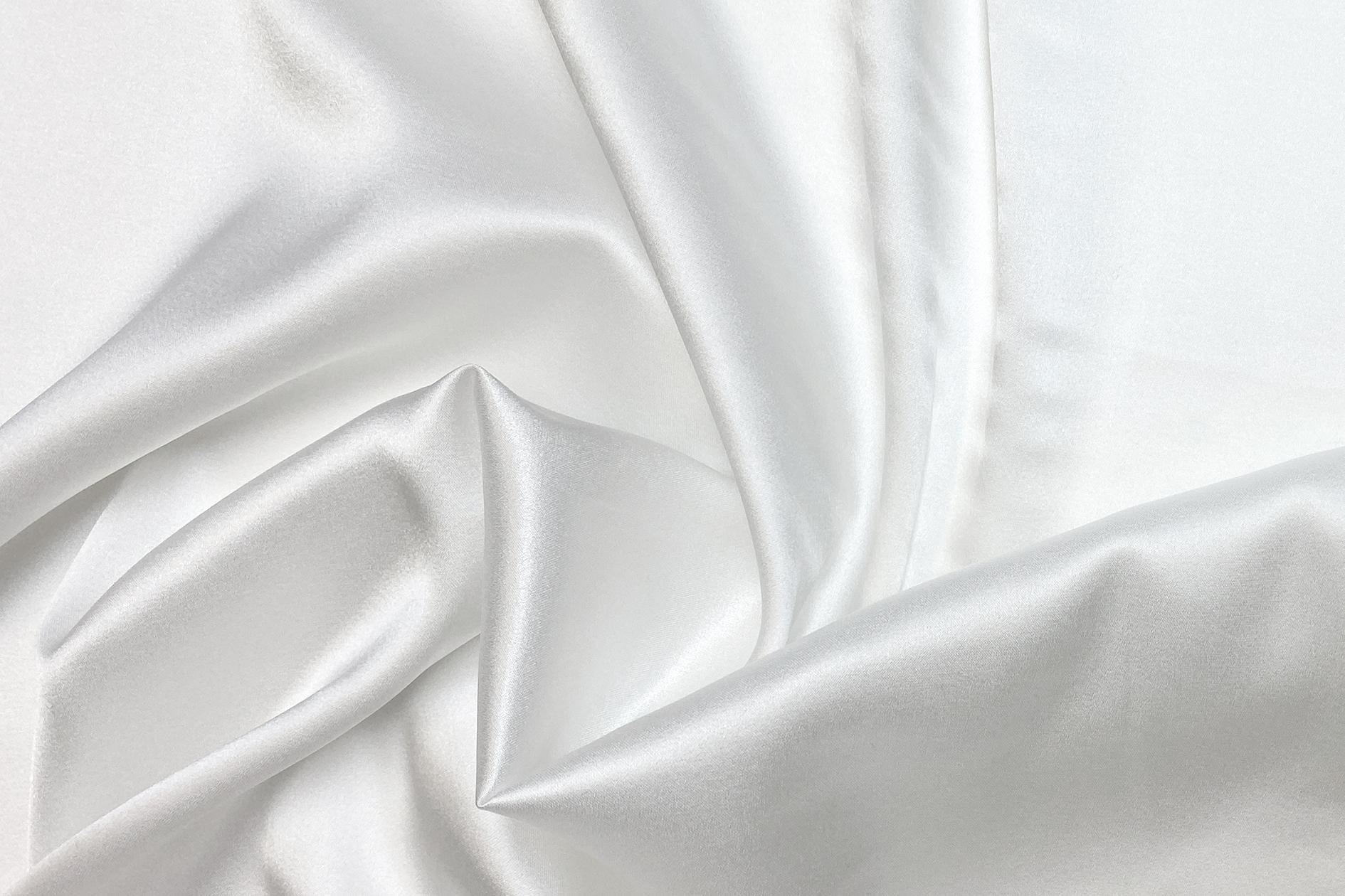 Elastischer Seiden-Satin weiß