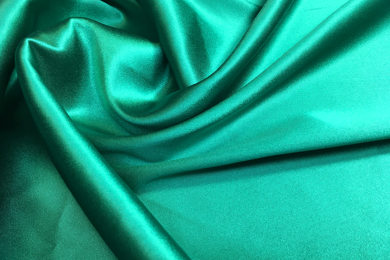 Seidenstretch - smaragdgrün