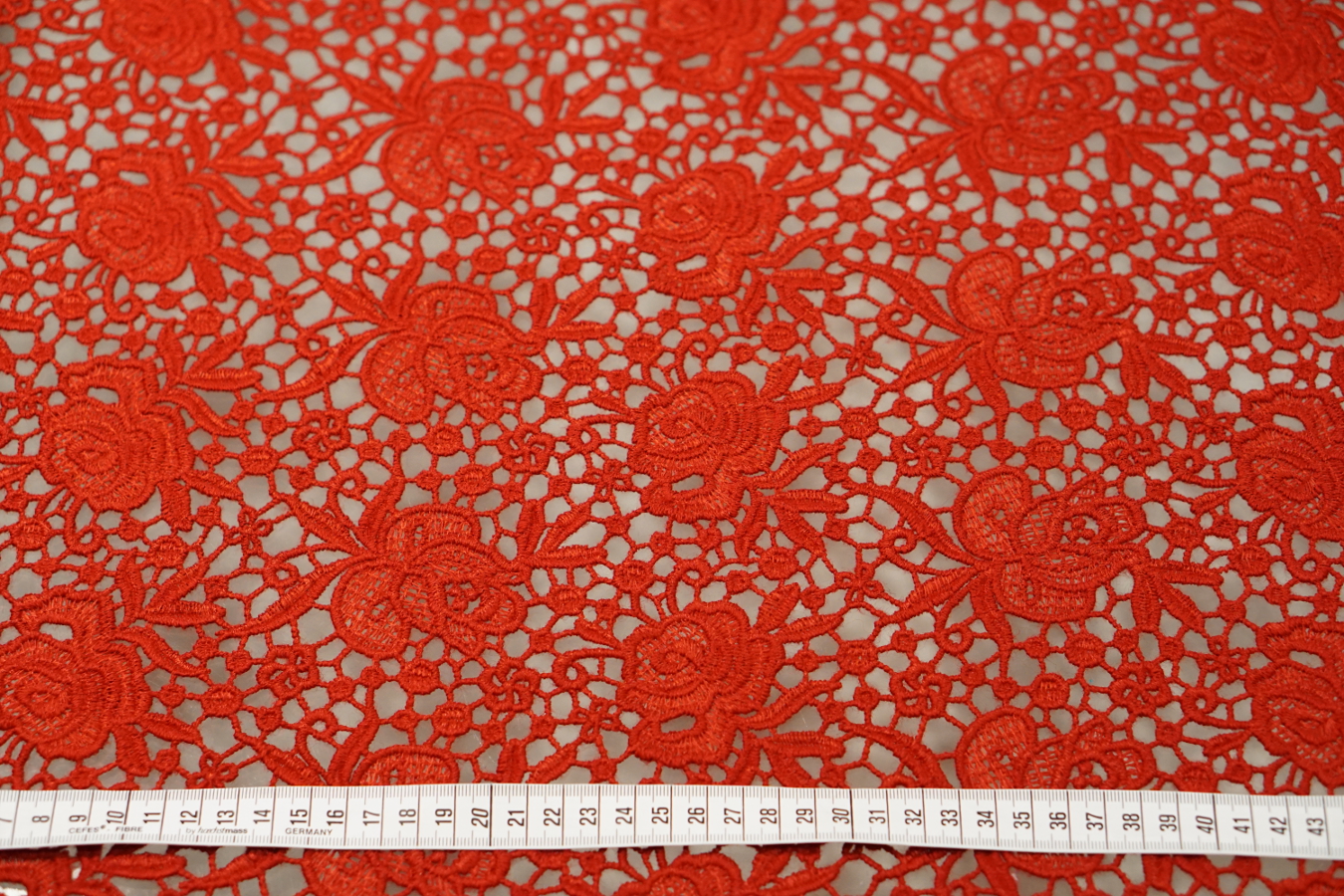 Wollspachtelspitze - hochrot