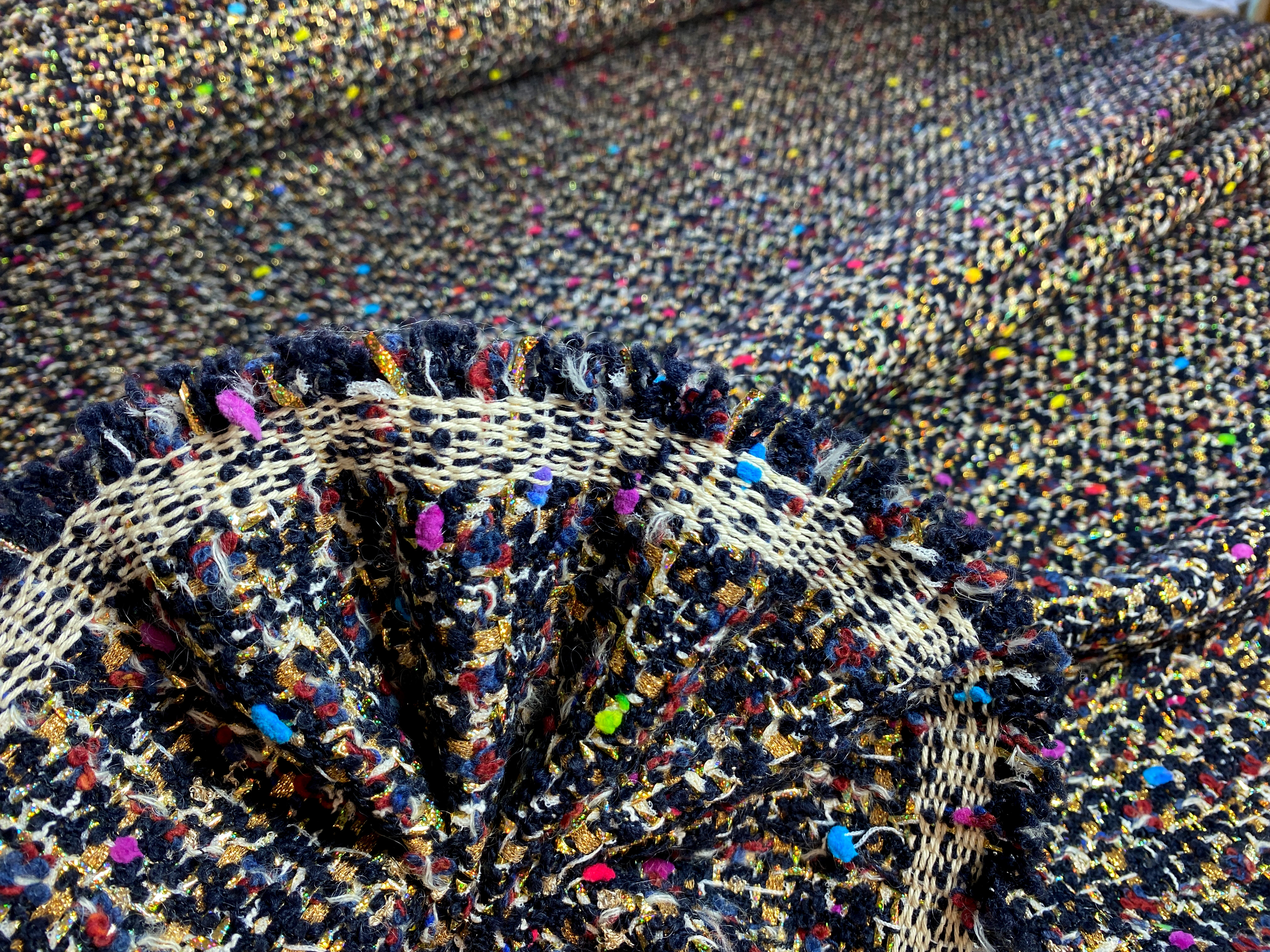 Kostümware schwarz-gold mit Tweedpunkten