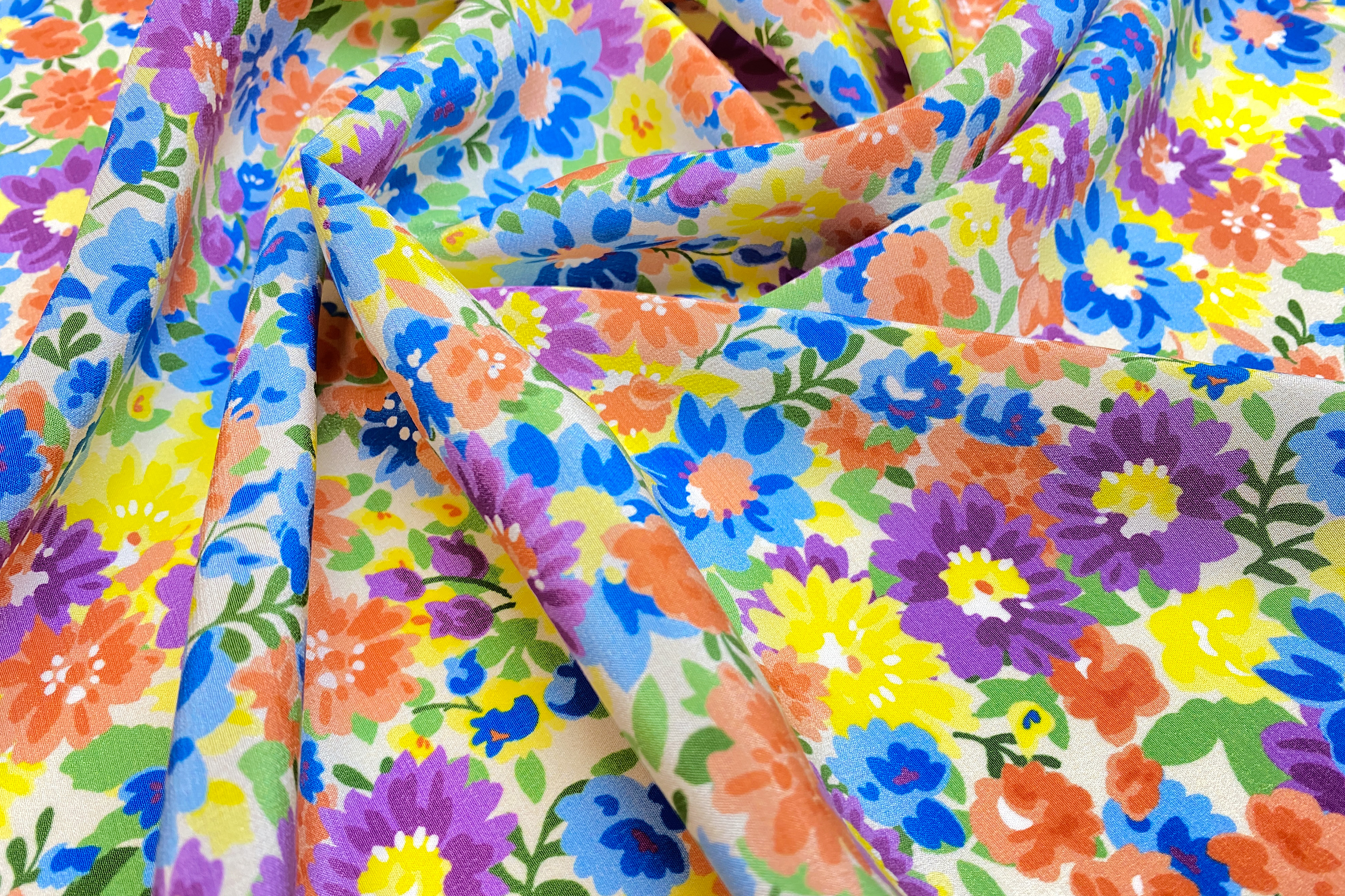 Seidencrêpe in Frühlingsfarben