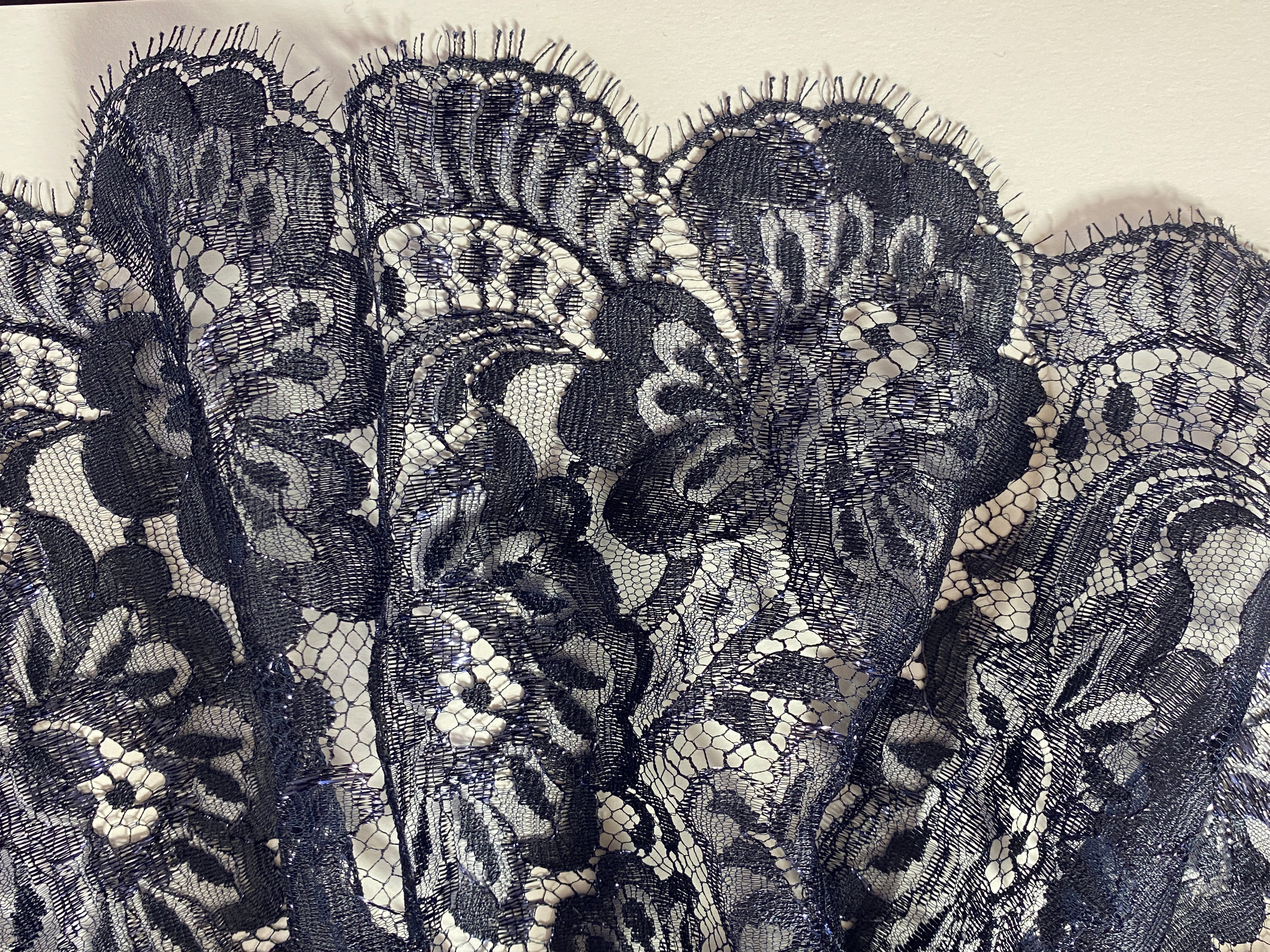 französische Spitze nachtblau mit Glitzer